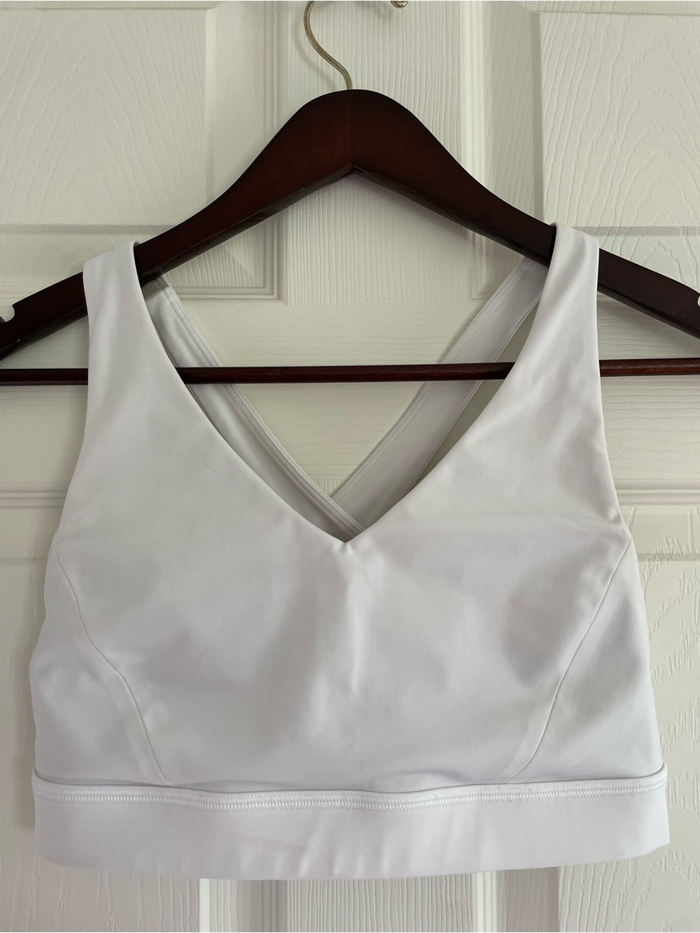Lululemon White V Neck Longline Sports Bra Size 8 Athletic Top 8 Pilates